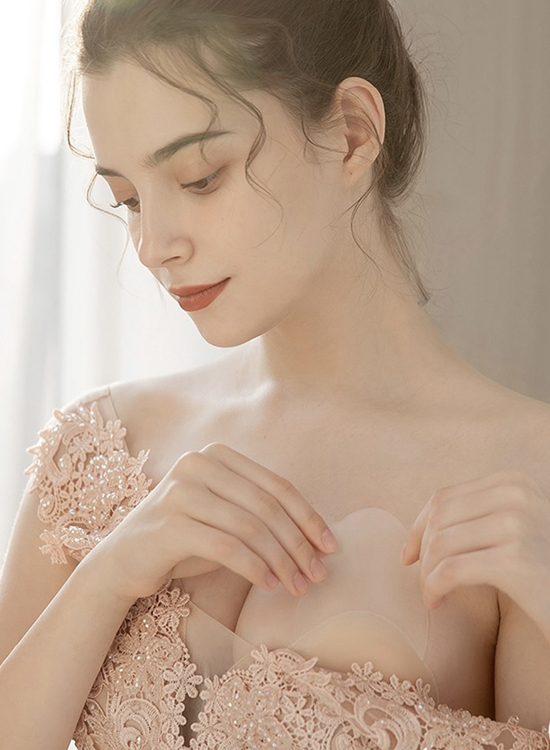 Silicone Bras Suitable for Weddings, Gowns, and Various Occasions